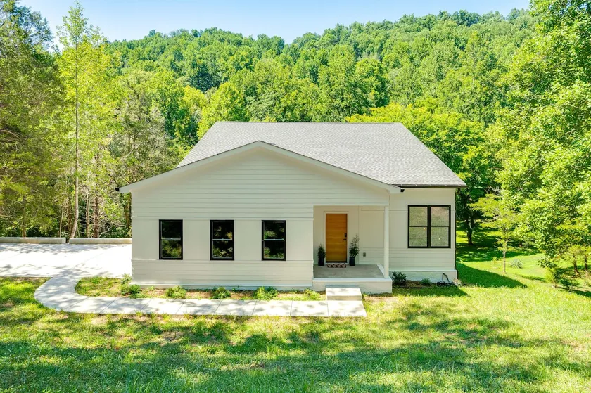 Sleek Tennessee Retreat: 2 Mi to Center Hill Lake! - Image 1