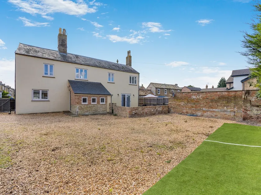 Cathedral View Farmhouse - Image 1
