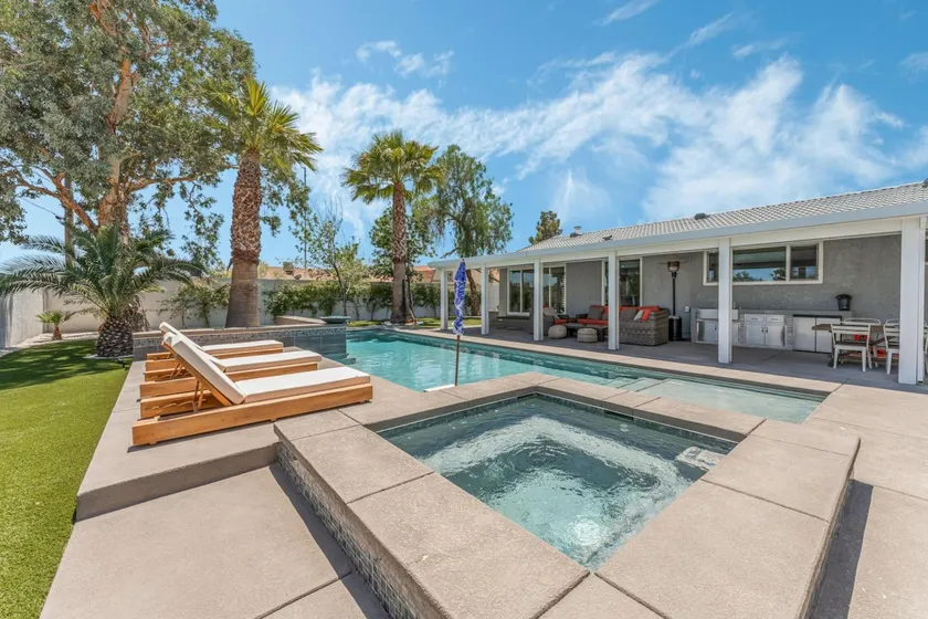 Central Luxury 5BR One Story and Pool, Games - Image 1