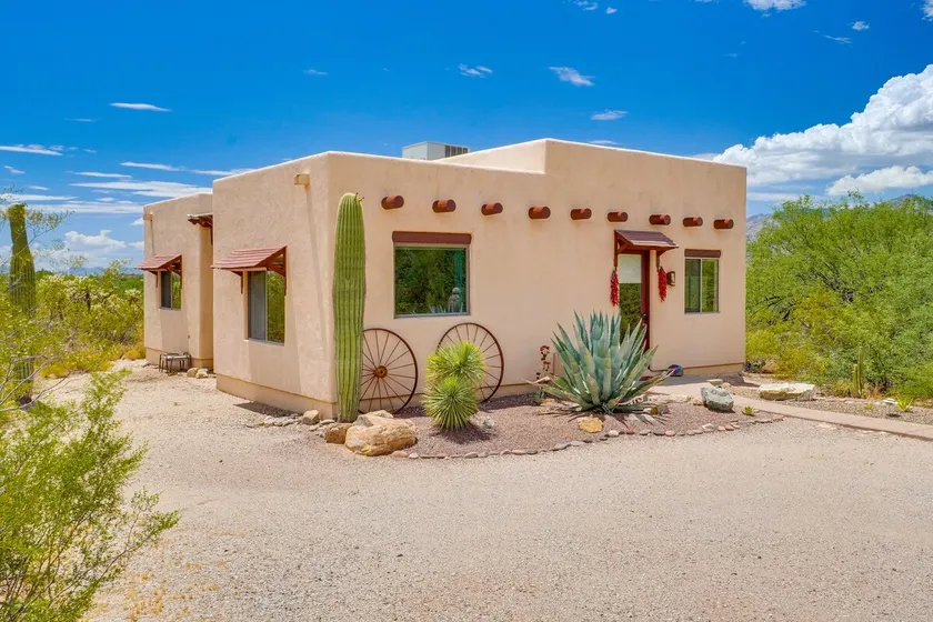 Chic Tucson Casita w/ Deck & Panoramic Views! - Image 1