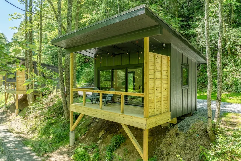 Riverfront Fishing Cabin on the French Broad River - Image 1