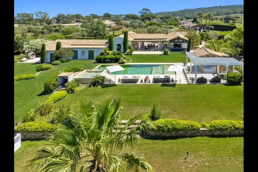 Luxury Villa in St Tropez area - Image 1