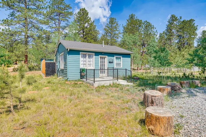 Patio & Hot Tub: Cozy Cabin Retreat in Bailey! - Image 1
