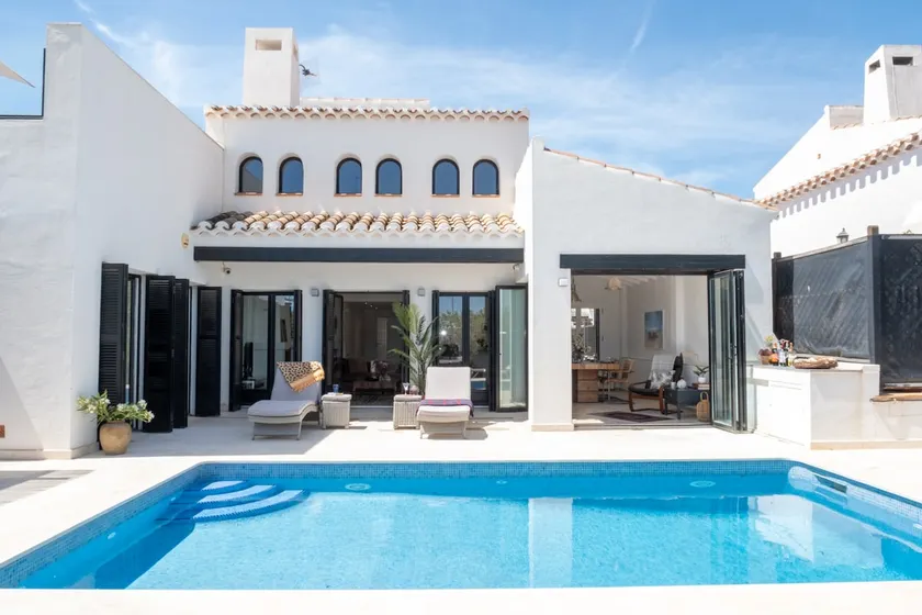 Villa 'Casa Trébol - Piscina Privata' con Vista Montagna, Wi-Fi e Aria Condizionata - Image 1