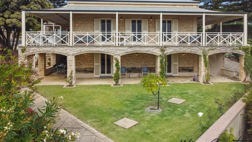 Alton House By Wine Coast Holidays - Image 1