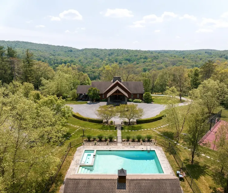 Doodletown Lodge: Pool, Tennis, Pickleball,Hiking+ - Image 1