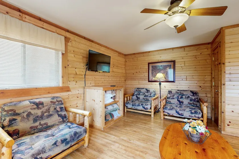 Three Bears Resort Adventure Base w/ Lake Access - Image 1