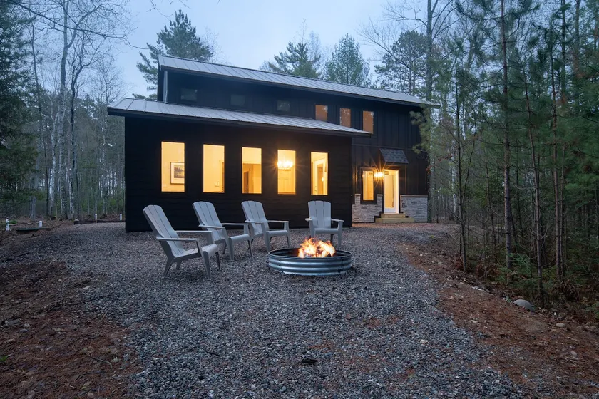 Modern lakeside home with fire pit, washer/dryer! - Image 1