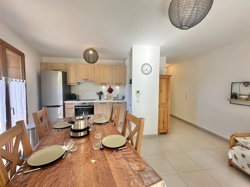 3 Rooms for 6 People - Image 1