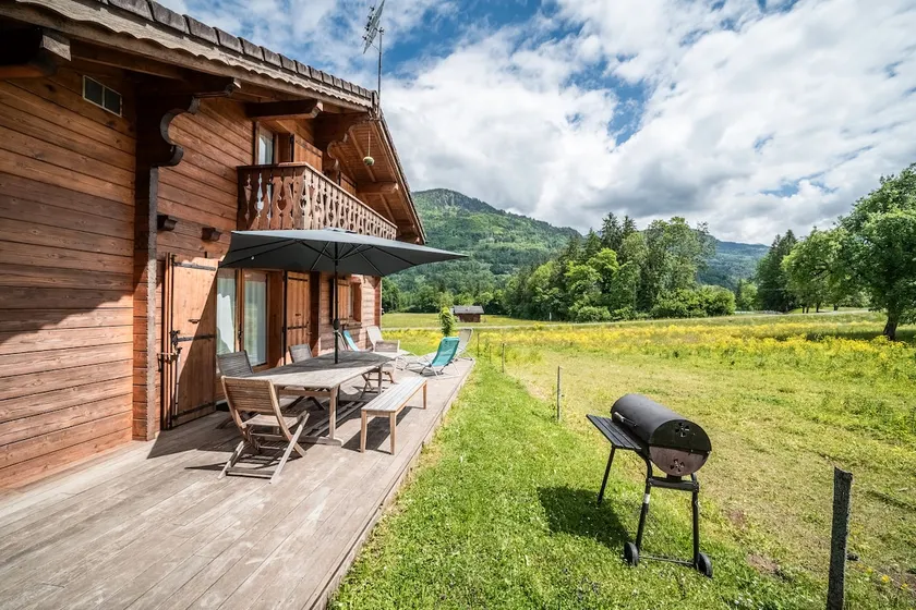 Chalet \"Marmottes\" avec vue sur les montagnes, terrasse privée et Wi-Fi - Image 1