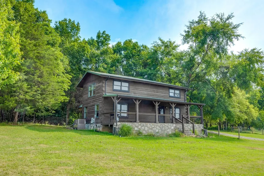 ~ 10 Mi to Downtown: Murfreesboro Area Cabin - Image 1
