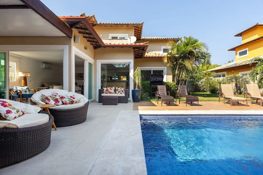Bz71 700m from Rua das Pedras, House with Private Pool - Image 1