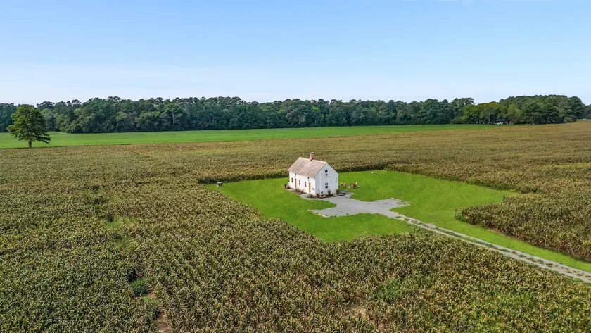 Charming 2BR w/ Fire Pit on Farm | 10 Min to Wharf - Image 1