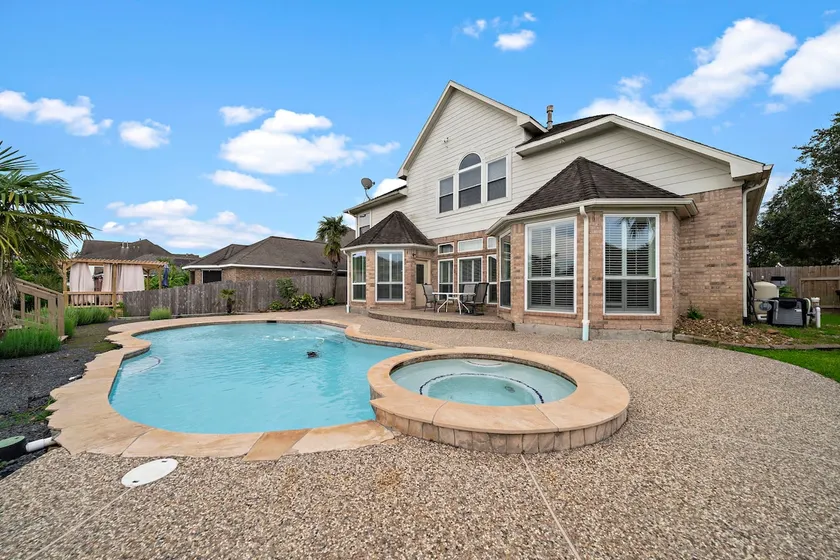 Houston Lake Retreat | Pool + Lake Front + Spa - Image 1