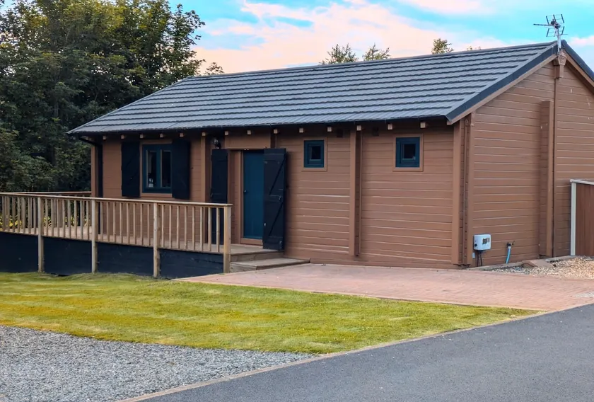 Pet Friendly - Lodge at Riverview Holiday Park - Image 1