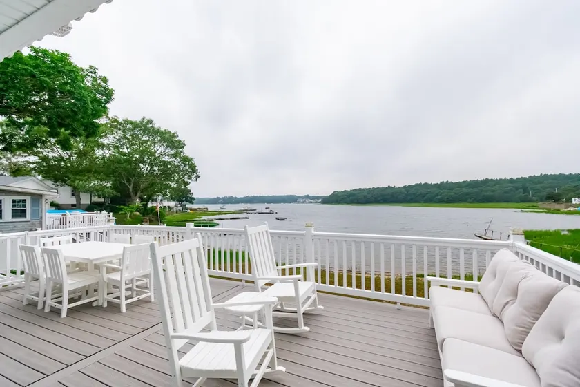 Spacious 3BR Sunset Island Beach House - Image 1