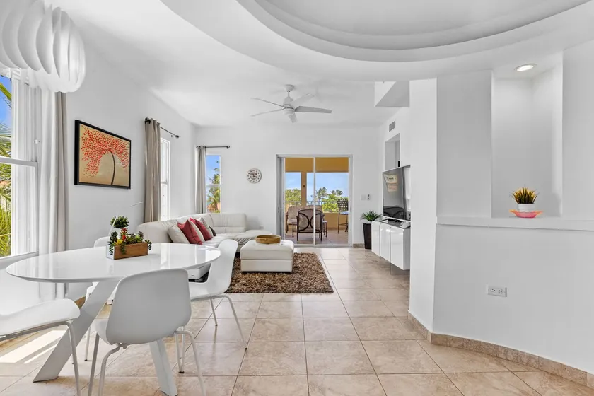 Vista de Palmas | Tropical Haven w. Pool Access - Image 1