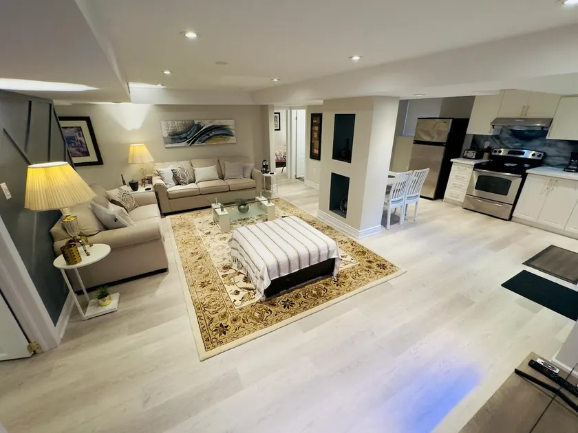 Spacious Basement in Oakville - Image 1