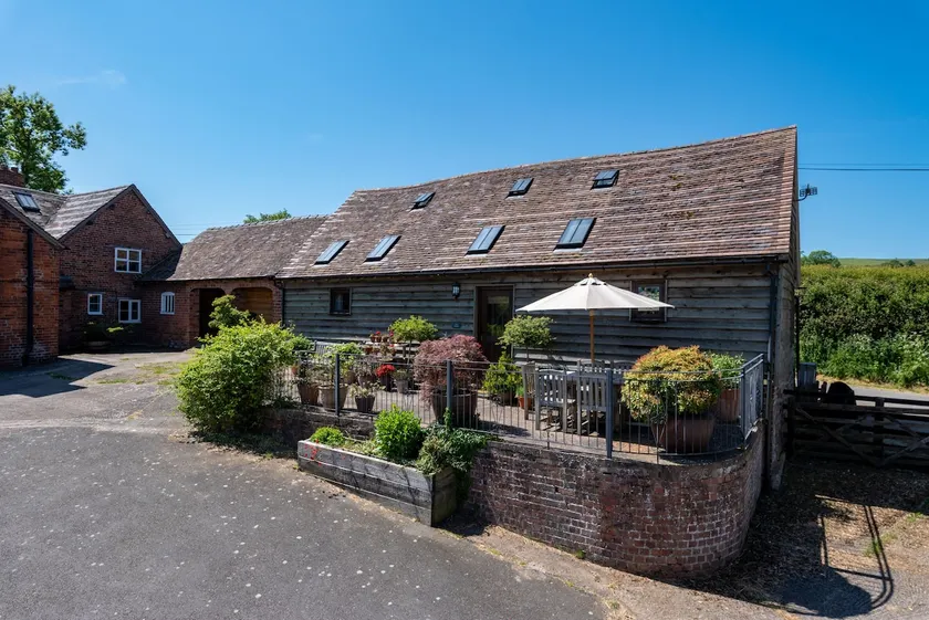 The Barn at Middle Farm and Cottages - Image 1