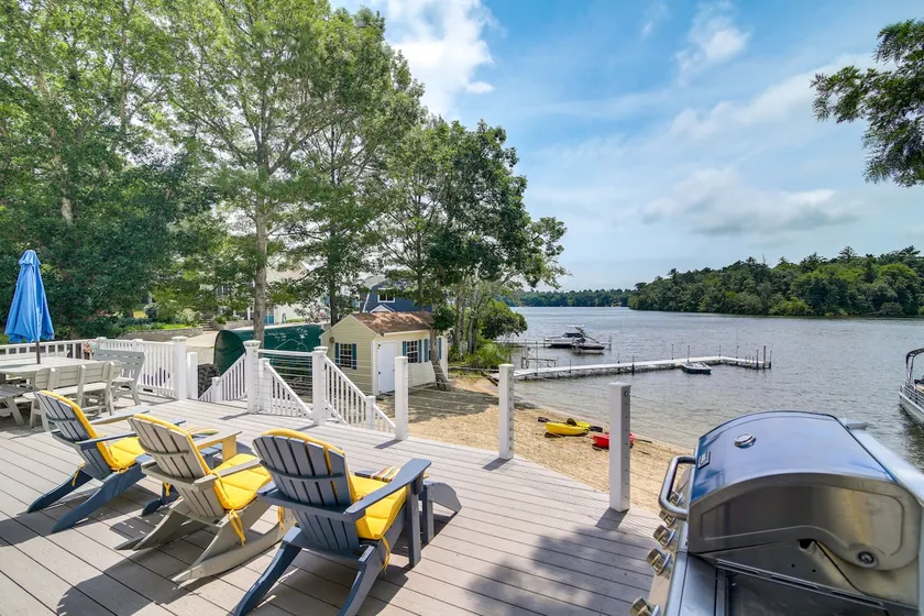 Plymouth Getaway w/ Private Lake Beach + Kayaks! - Image 1