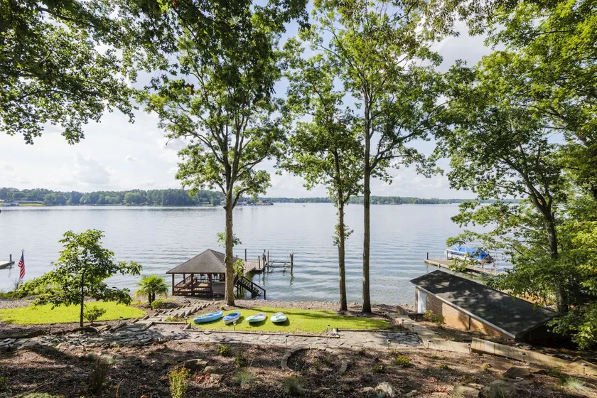 The Overlook at Langford Private dock w SUPs - Image 1