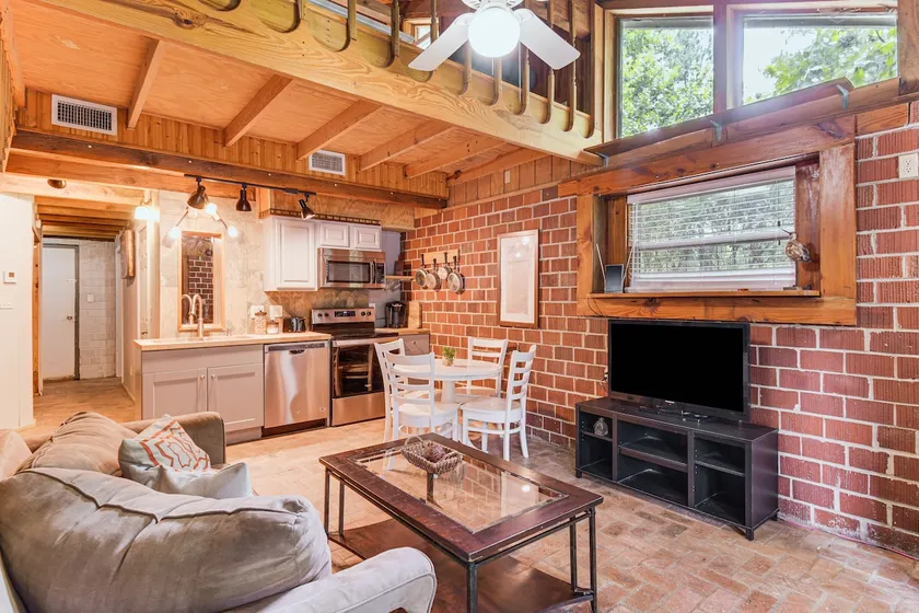 Riverfront Angler's Cabin in Fairhope w/ Deck! - Image 1
