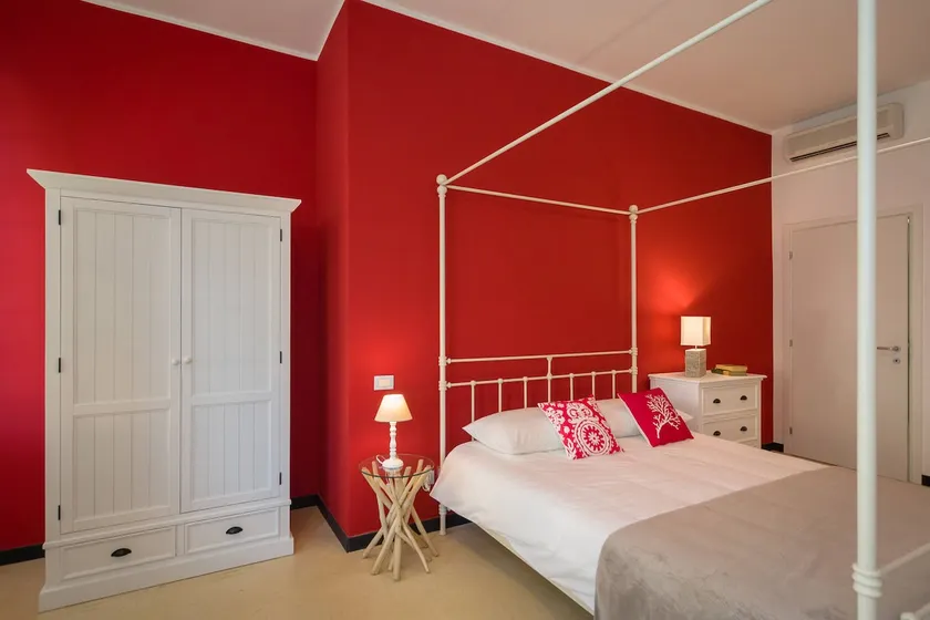 Chic 110 sqm Flat, 90m from Beach & Center #8 - Image 1