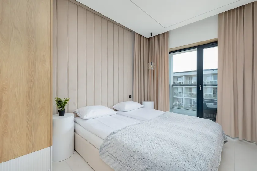 Beachfront Apartment | Parking | Balcony - Image 1
