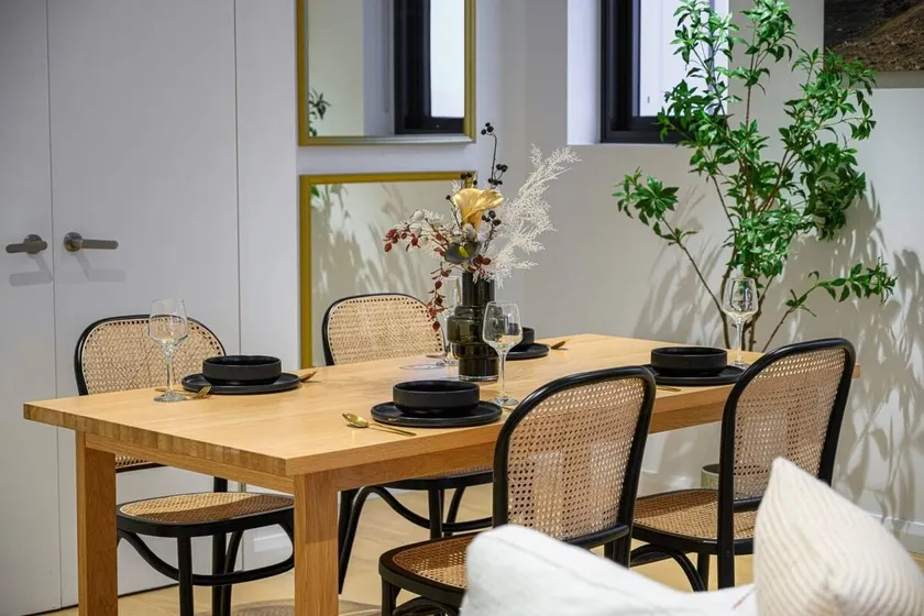 Brand new 2BD Modern Apt near MQ shopping centre - Image 1