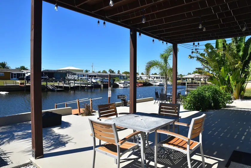 Waterfront Getaway - Image 1