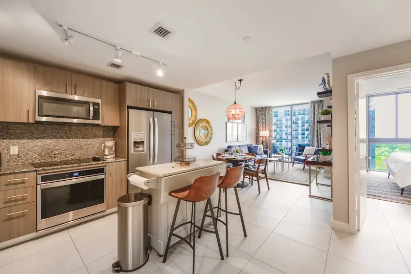 Prime Downtown Doral Park Condo - Image 1