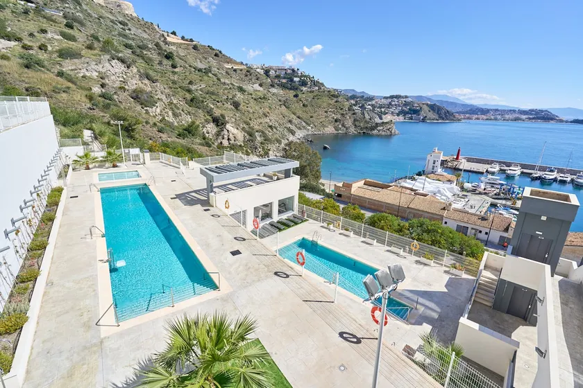 Icon Marina D - Image 1