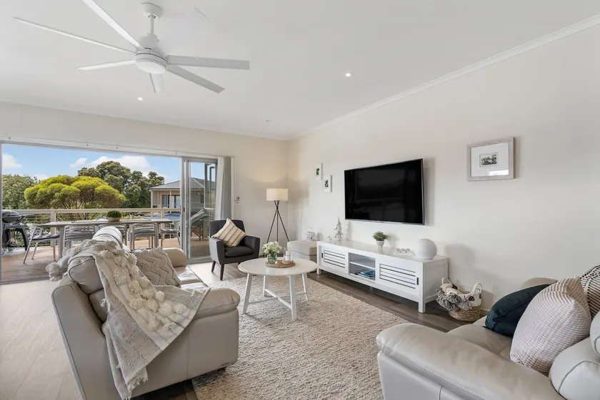 Seabreeze - 8A Charles - Luxury - Wi-Fi -Family - Image 1