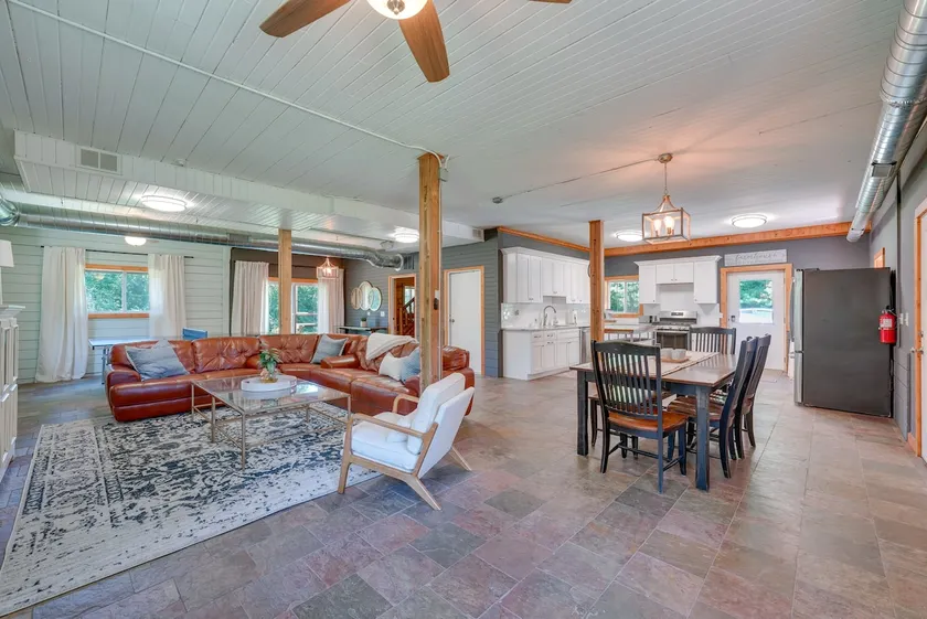 Peaceful Warrenville Home: 1 Mi to Herrick Lake! - Image 1