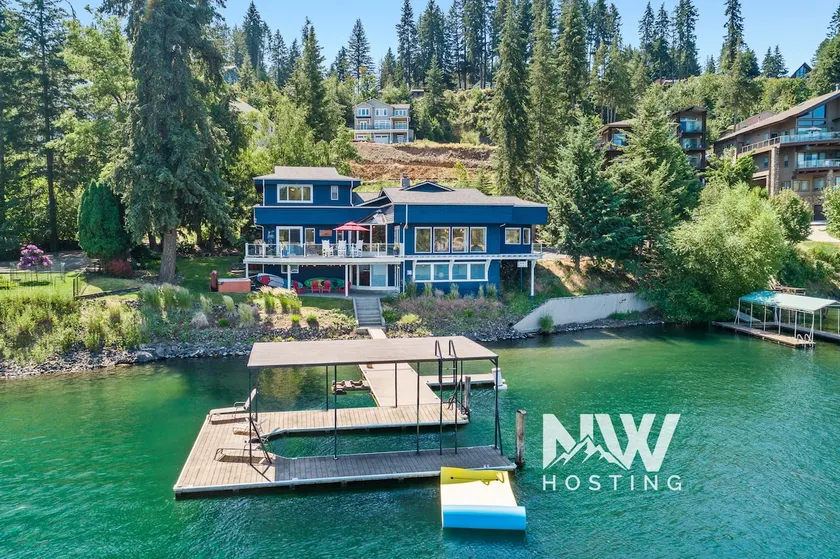 Lakefront—Boat Slip, Hot Tub, Paddle Board & More - Image 1