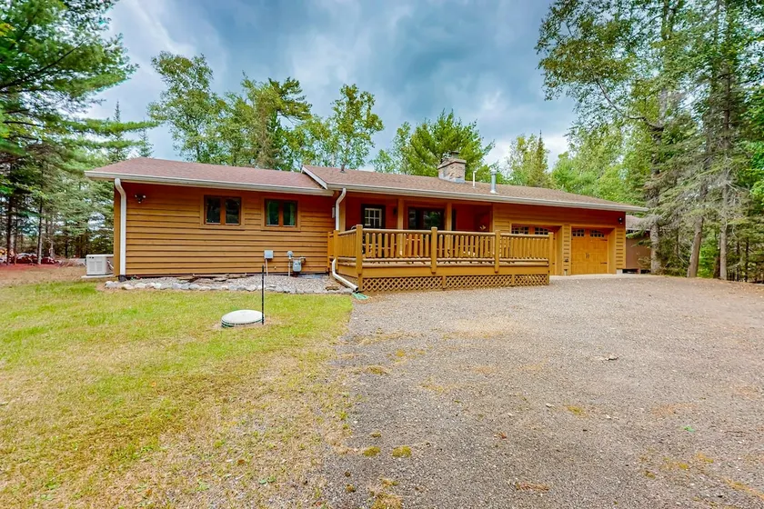 Serene Lakefront home with fire pit, dock & WIFI - Image 1