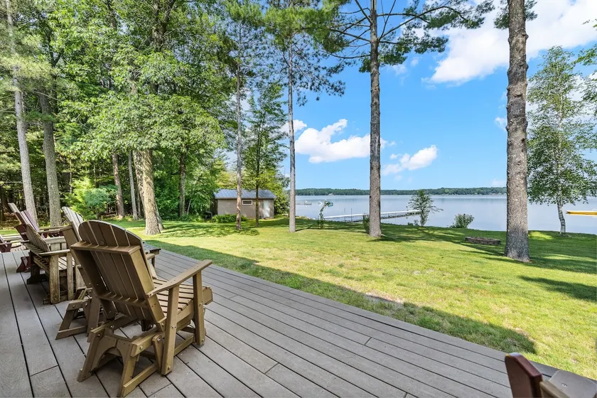 5BR Retreat: Waterfront, Kayaks, BBQ & More - Image 1