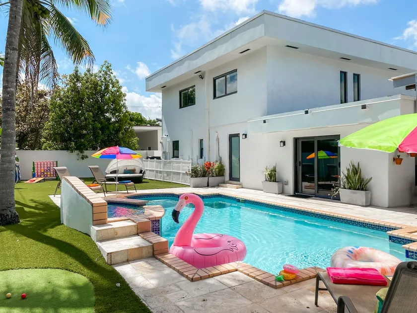 Villa Palma: Heart of Miami | 5 min to Miracle Mil - Image 1