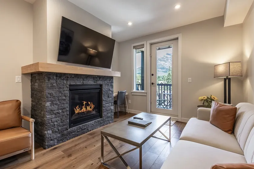 New 1Bd Luxe King Suite with Superb Mtn View - Image 1