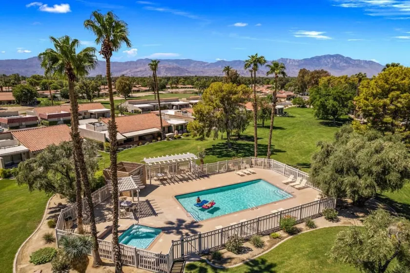 Golf Course View & Pool Access: Palm Desert Condo - Image 1