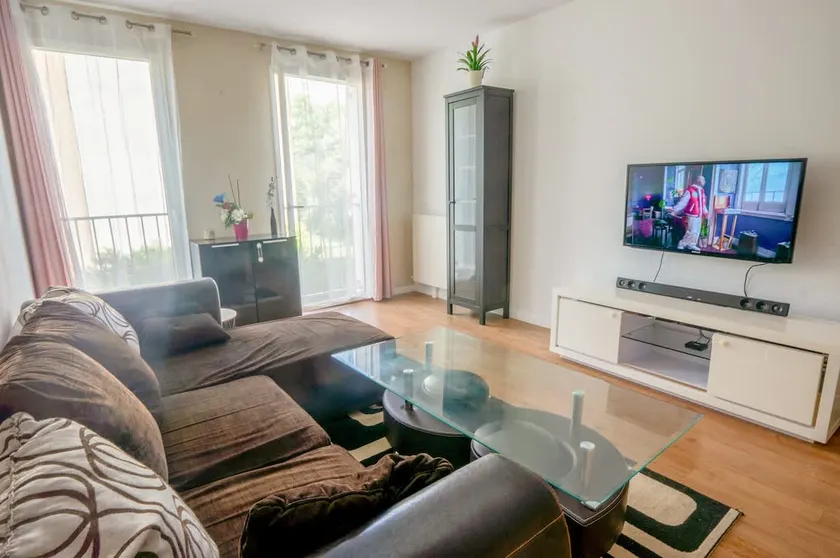 2 Rooms close to all amenities - Image 1