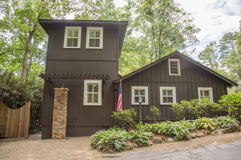 Highlands Cottage in Mirror Lake! 3 mins to town! - Image 1