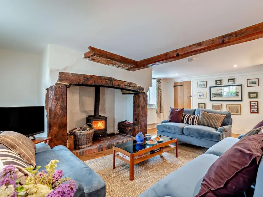 3 Bed in Salisbury oc-95325 - Image 1