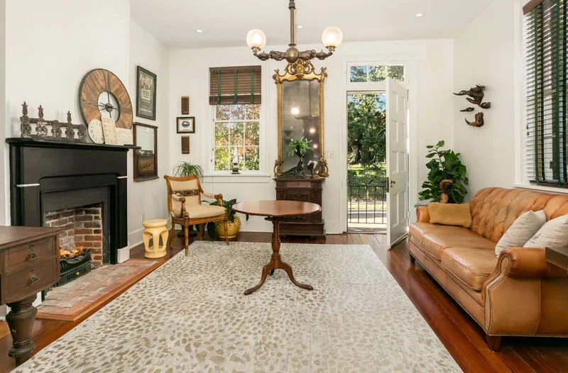 1864 Little Brick | 1/1, Hot Tub, Pets w/ fee - Image 1
