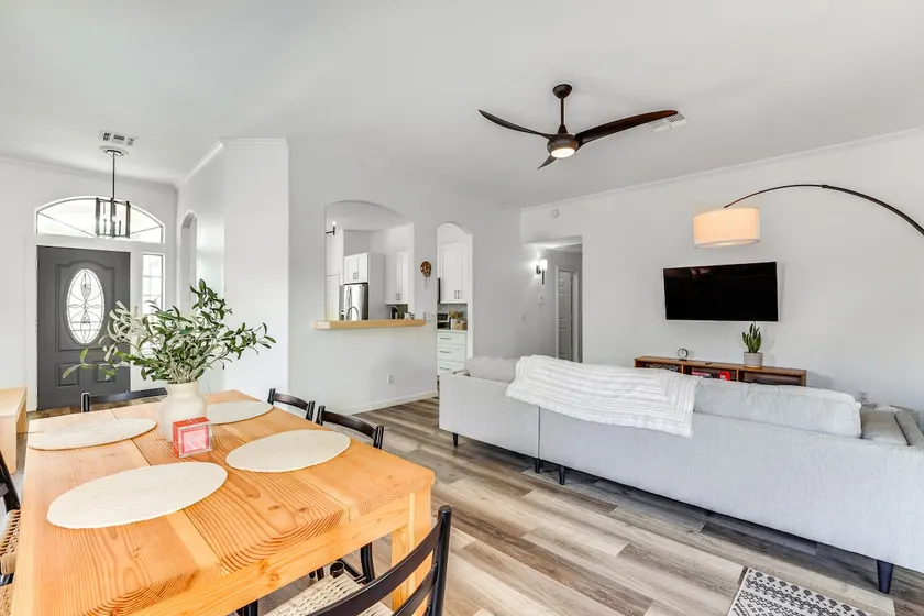 Heated Pool, Furnished Patio! Gilbert Getaway - Image 1