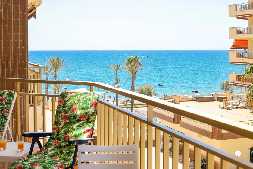 Doña Sofia Fuengirola beachfront, Family apartment. - Image 1