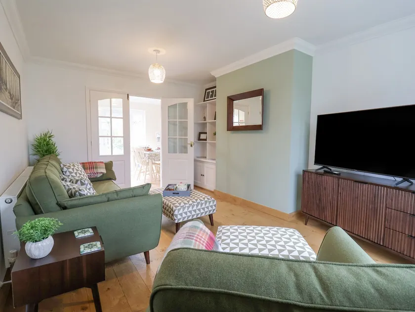 23 Church Farm Lane - Image 1