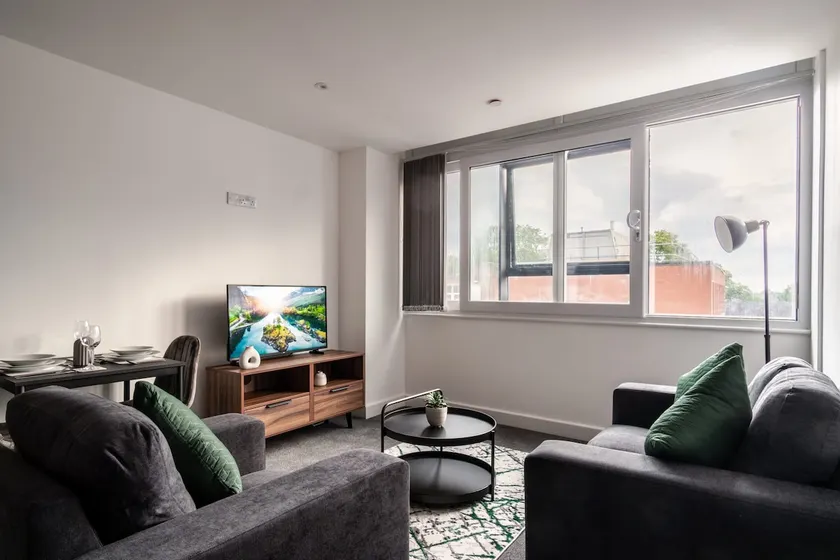1 Bed Modern Central Preston Apartment - Image 1