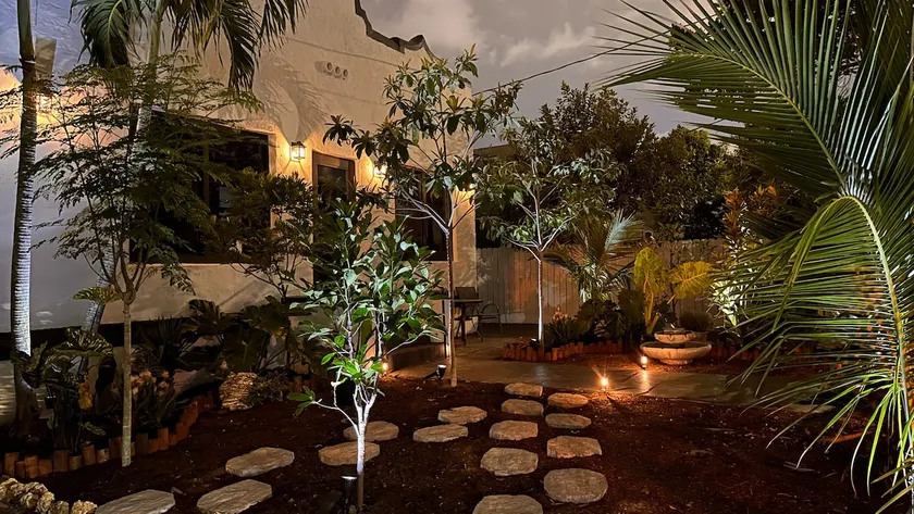 Charming Home Close to Beaches & Downtown - Image 1