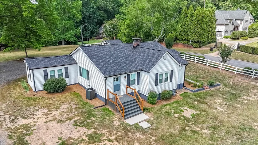 Kennesaw Cottage Quiet Retreat - Image 1